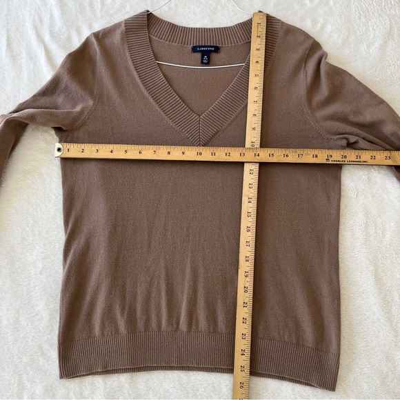 Lands’ End Women V Neck Sweater Lightweight Knit Tan Brown Medium 10-12 - Picture 6 of 6